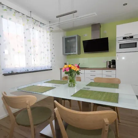16lilien Apartmentwohnung شقة